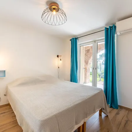 Le Jasmin By Interhome Cavalaire-sur-Mer
